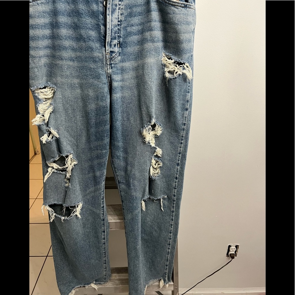 Hollister curvy high-rise ultra vintage size 17L jeans
